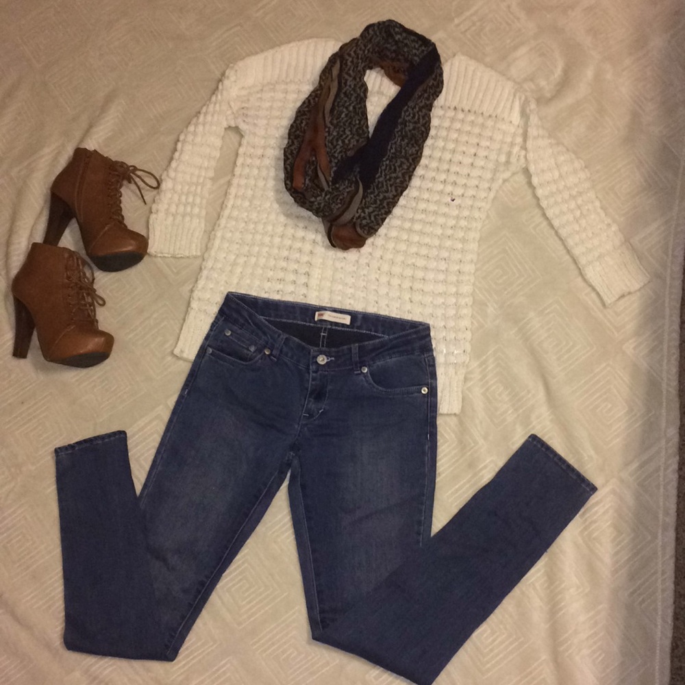 White knitted sweater